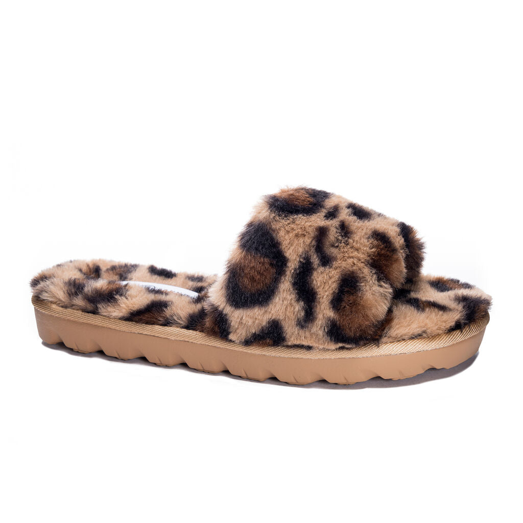 Chinese Laundry Women's Rally Leopard Fur Slippers